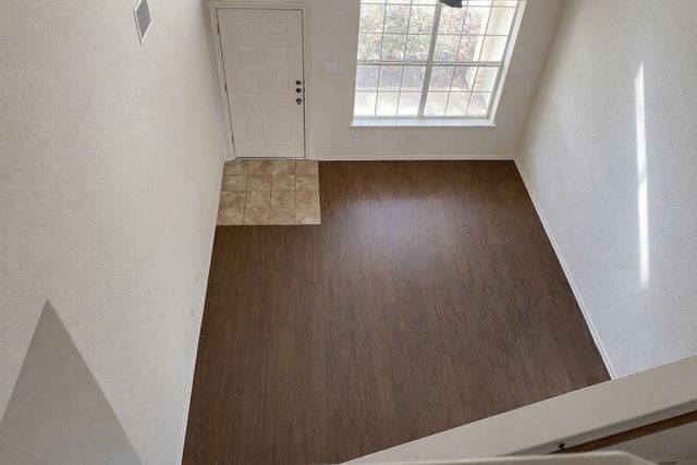 2410 Great Oaks DR 802, Round Rock, TX 78681