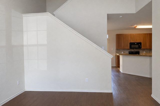 2410 Great Oaks DR 802, Round Rock, TX 78681