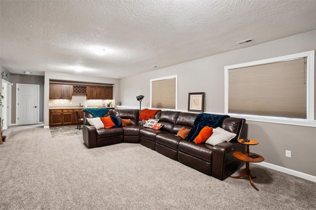 4604 NE Bellagio Drive, Ankeny, IA 50021