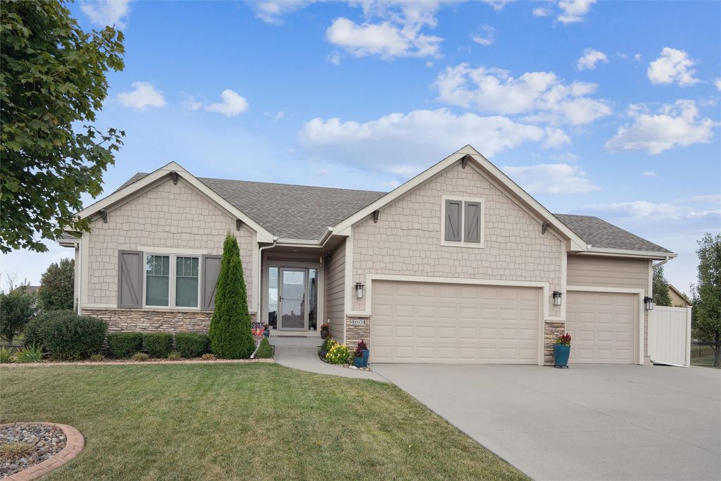 4604 NE Bellagio Drive, Ankeny, IA 50021