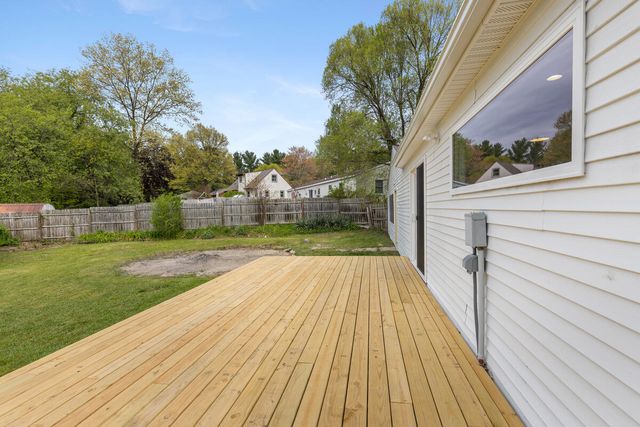 1679 Stonewood Drive, Lowell, MI 49331