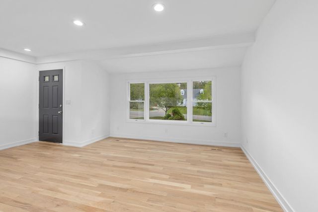 1679 Stonewood Drive, Lowell, MI 49331