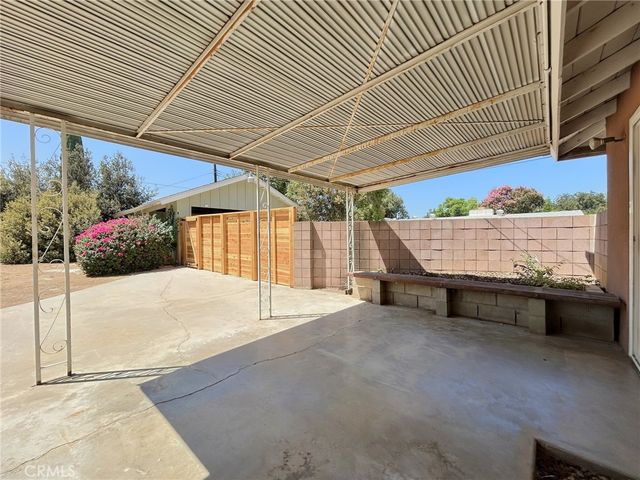 238 E Sunset Avenue N, Redlands, CA 92373