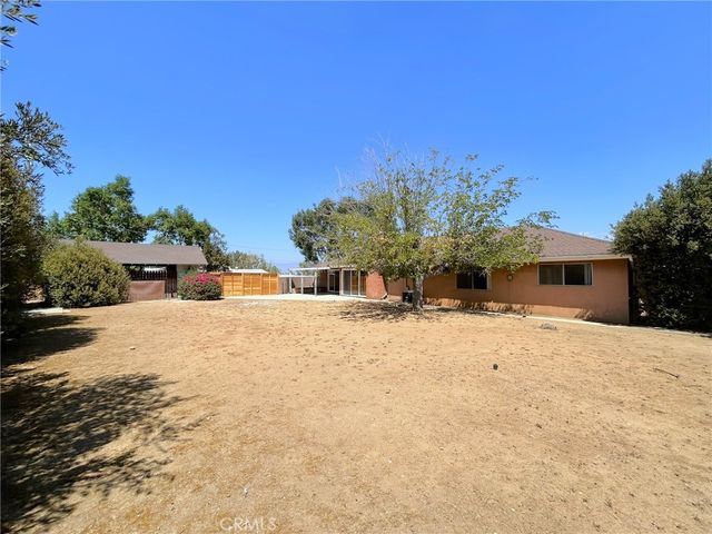 238 E Sunset Avenue N, Redlands, CA 92373
