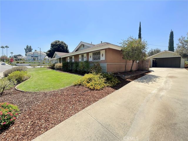 238 E Sunset Avenue N, Redlands, CA 92373