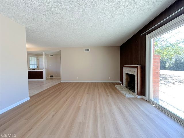 238 E Sunset Avenue N, Redlands, CA 92373