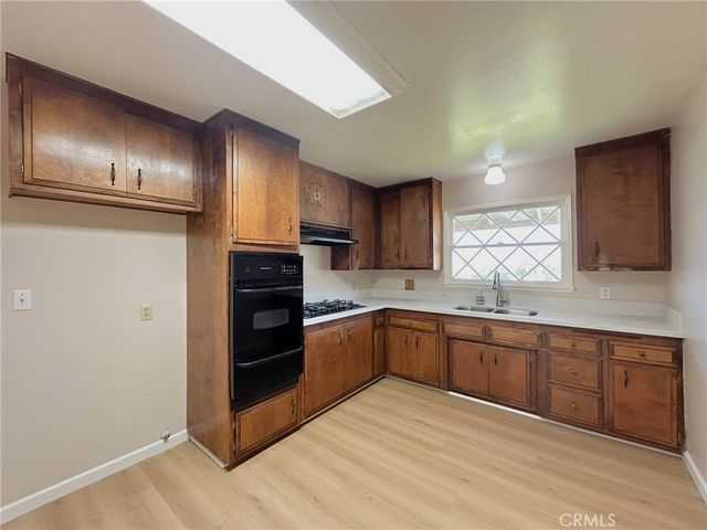 238 E Sunset Avenue N, Redlands, CA 92373