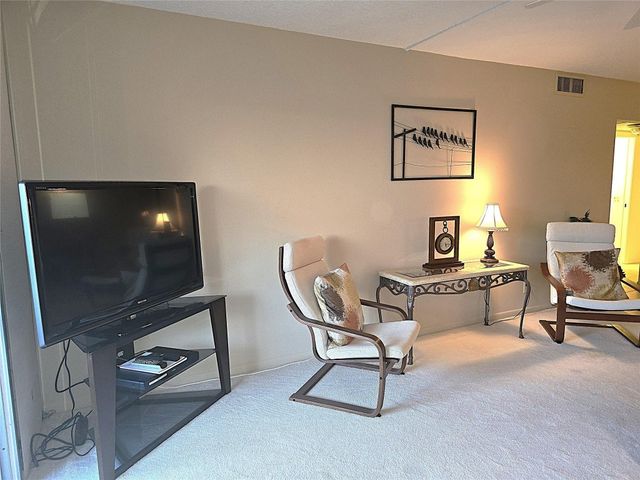 2101 Lucaya Bend K4, Coconut Creek, FL 33066