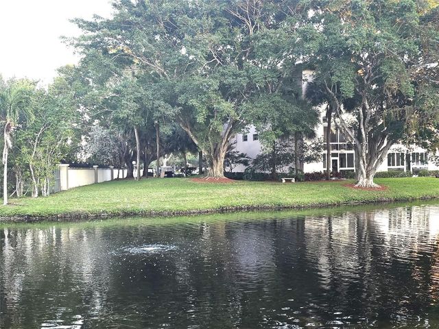 2101 Lucaya Bend K4, Coconut Creek, FL 33066