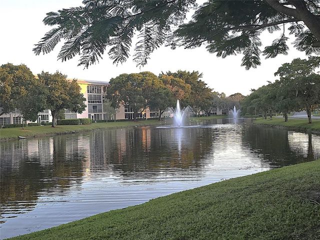 2101 Lucaya Bend K4, Coconut Creek, FL 33066