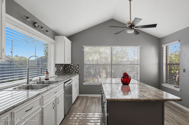 118 Caribbean Cove, Clinton, MS 39056