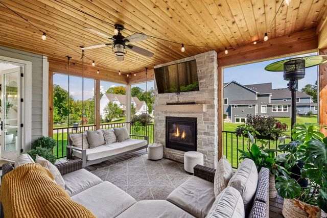 4264 Woodland Court, Minnetrista, MN 55331