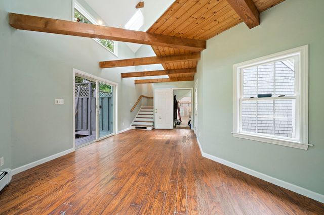 184 Wakeby Rd, Barnstable, MA 02648