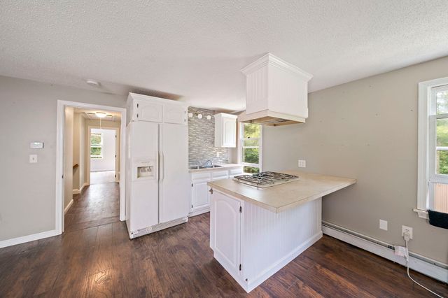 184 Wakeby Rd, Barnstable, MA 02648