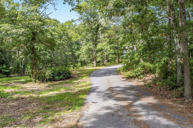 184 Wakeby Rd, Barnstable, MA 02648