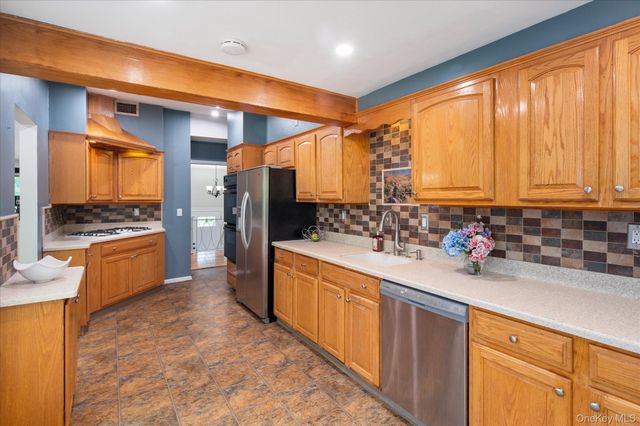 76 Old Tarrytown Road, White Plains, NY 10603