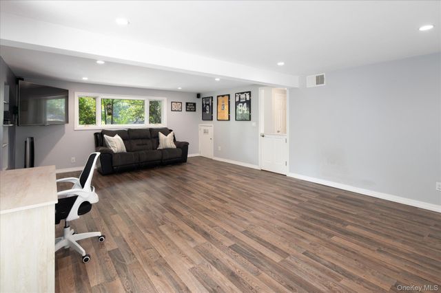 76 Old Tarrytown Road, White Plains, NY 10603