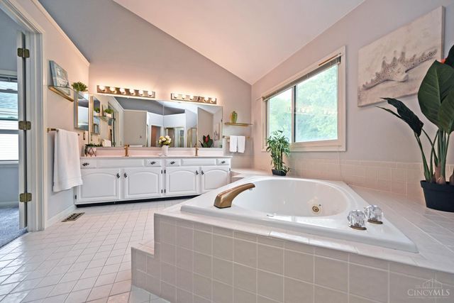 8882 Timberchase Court, West Chester, OH 45069