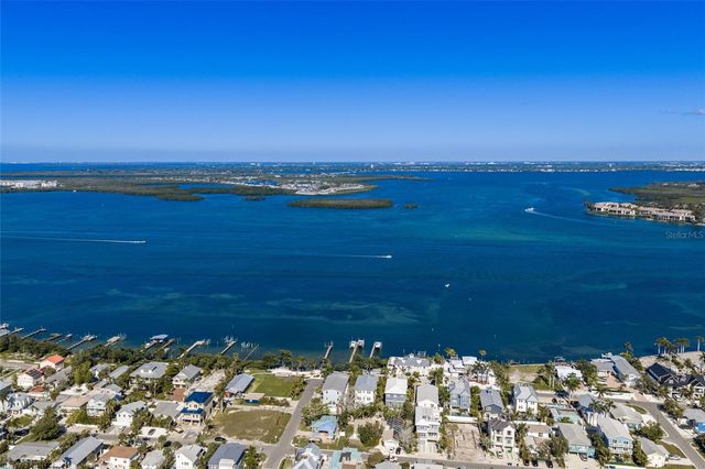 300 23RD STREET N, Bradenton Beach, FL 34217