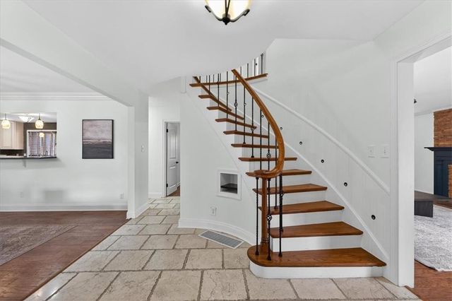 5404 Chadwick Road, Fairway, KS 66205