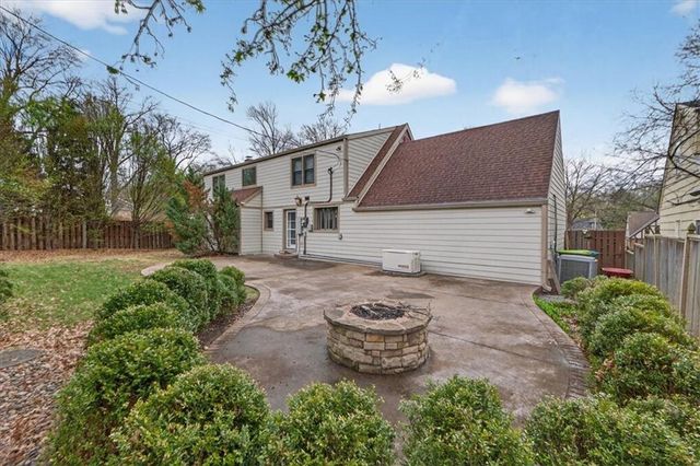 5404 Chadwick Road, Fairway, KS 66205