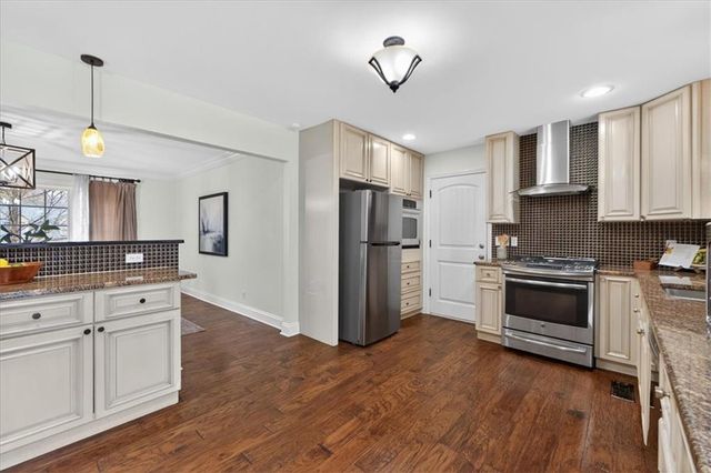 5404 Chadwick Road, Fairway, KS 66205