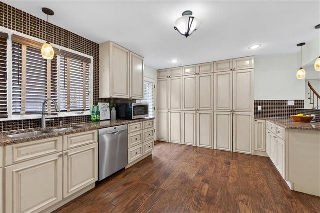 5404 Chadwick Road, Fairway, KS 66205