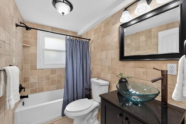 5404 Chadwick Road, Fairway, KS 66205