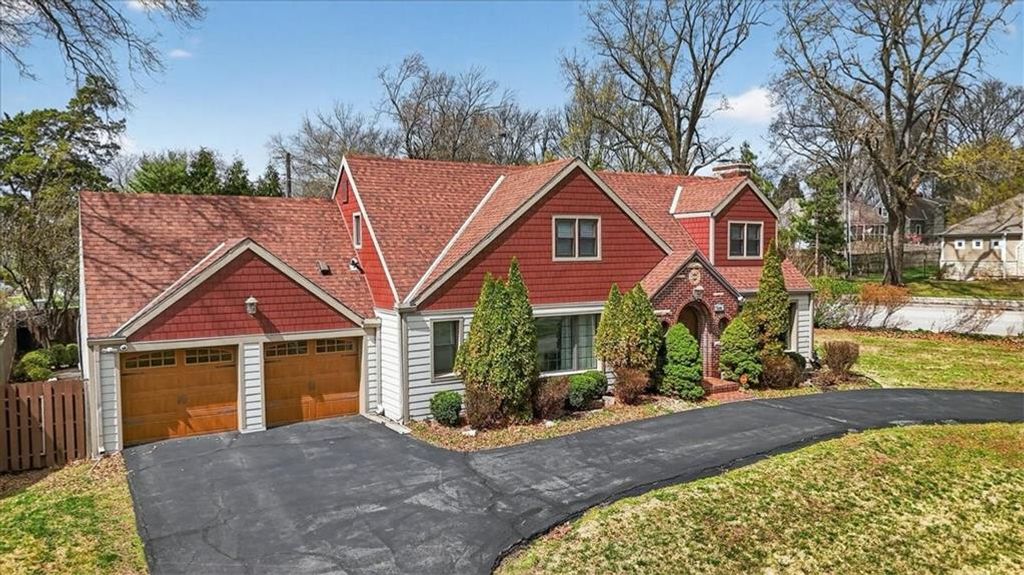 5404 Chadwick Road, Fairway, KS 66205