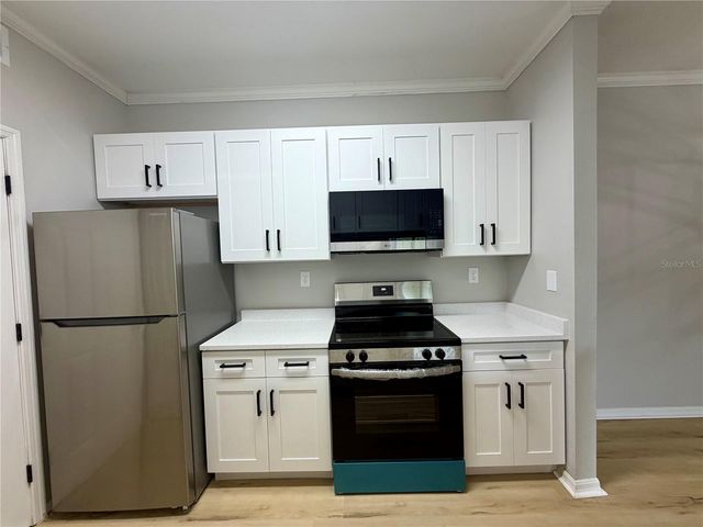 5612 PINNACLE HEIGHTS CIRCLE 302, Tampa, FL 33624