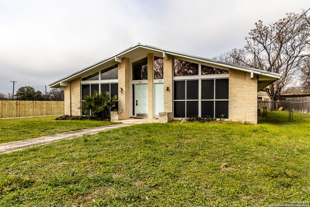 317 Gaiety Ln, Kirby, TX 78219