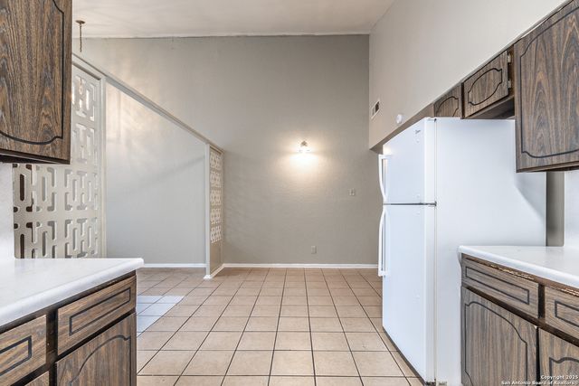 317 Gaiety Ln, Kirby, TX 78219