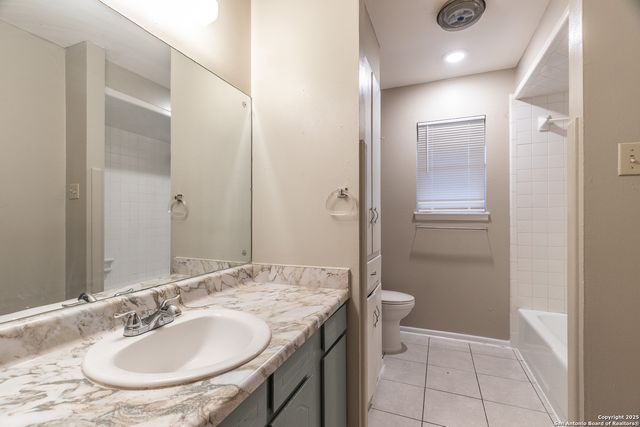 317 Gaiety Ln, Kirby, TX 78219