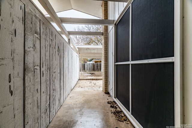 317 Gaiety Ln, Kirby, TX 78219