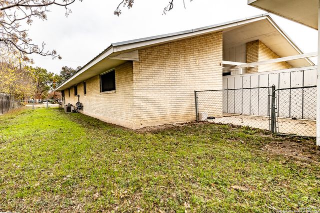 317 Gaiety Ln, Kirby, TX 78219