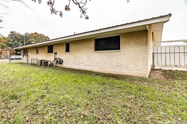 317 Gaiety Ln, Kirby, TX 78219