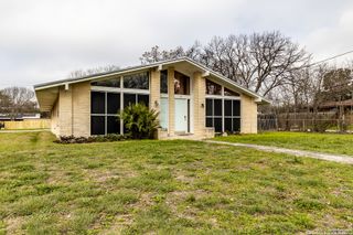 317 Gaiety Ln, Kirby, TX 78219