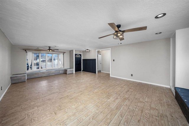 3812 SE Berkshire Ct, Lawton, OK 73501