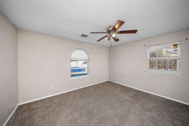 3812 SE Berkshire Ct, Lawton, OK 73501