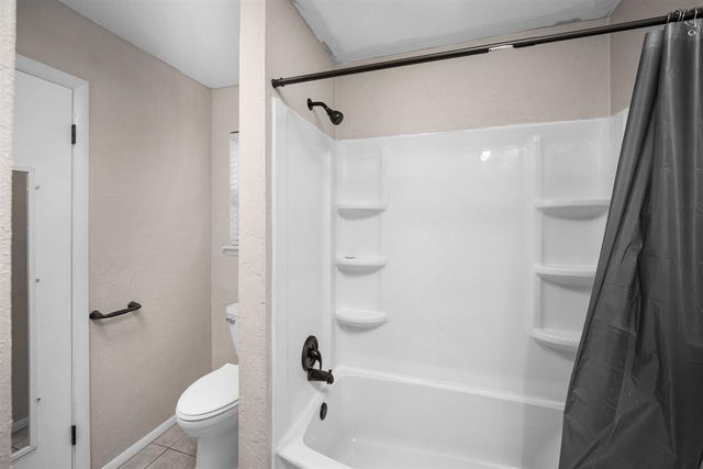 3812 SE Berkshire Ct, Lawton, OK 73501