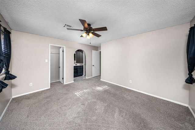 3812 SE Berkshire Ct, Lawton, OK 73501