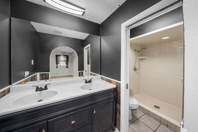 3812 SE Berkshire Ct, Lawton, OK 73501