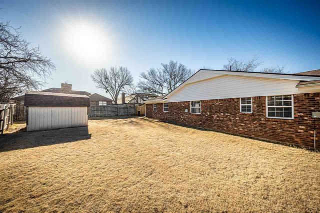 3812 SE Berkshire Ct, Lawton, OK 73501