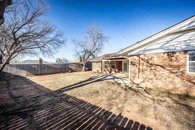 3812 SE Berkshire Ct, Lawton, OK 73501