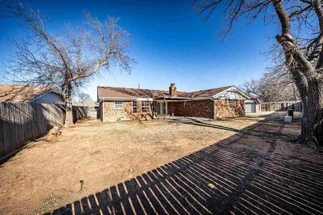 3812 SE Berkshire Ct, Lawton, OK 73501