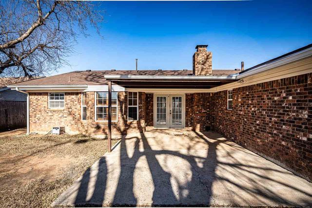 3812 SE Berkshire Ct, Lawton, OK 73501