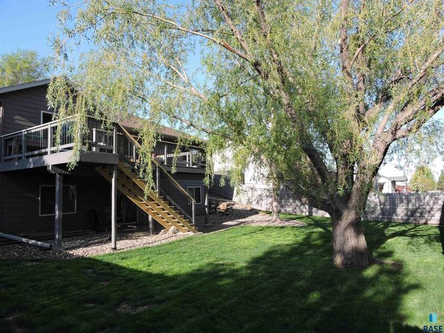 7512 W Stoney Creek St Street, Sioux Falls, SD 57106