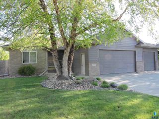 7512 W Stoney Creek St Street, Sioux Falls, SD 57106