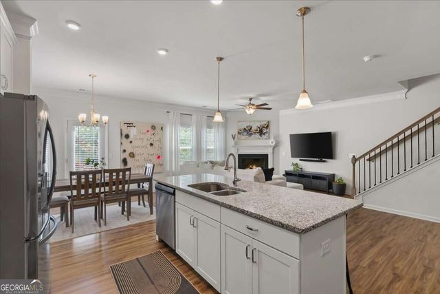 325 Braswell Court, Woodstock, GA 30188