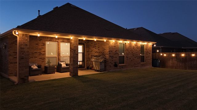 11008 Summer Rain Boulevard, Aubrey, TX 76227